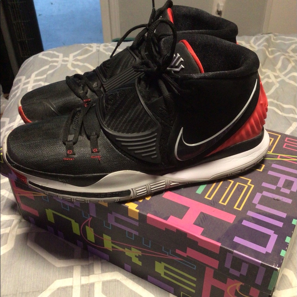 Nike Kyrie Erving 6’s